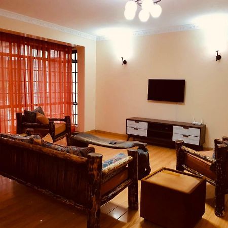 Mani'S Home Away From Home Nairobi Extérieur photo