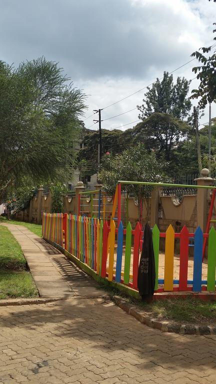 Mani'S Home Away From Home Nairobi Extérieur photo