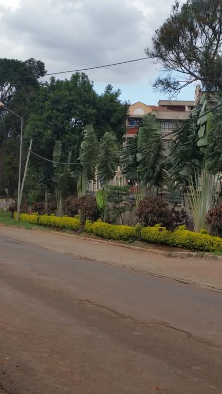 Mani'S Home Away From Home Nairobi Extérieur photo