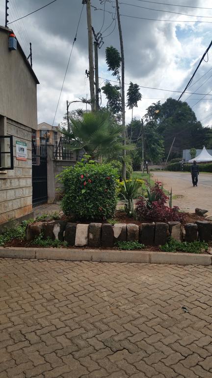 Mani'S Home Away From Home Nairobi Extérieur photo
